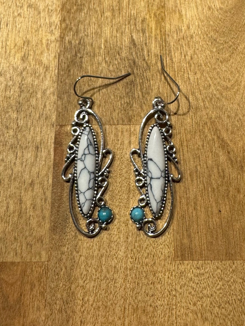 NWT Silver-Tone White Howlite and Turquoise Drop Earrings